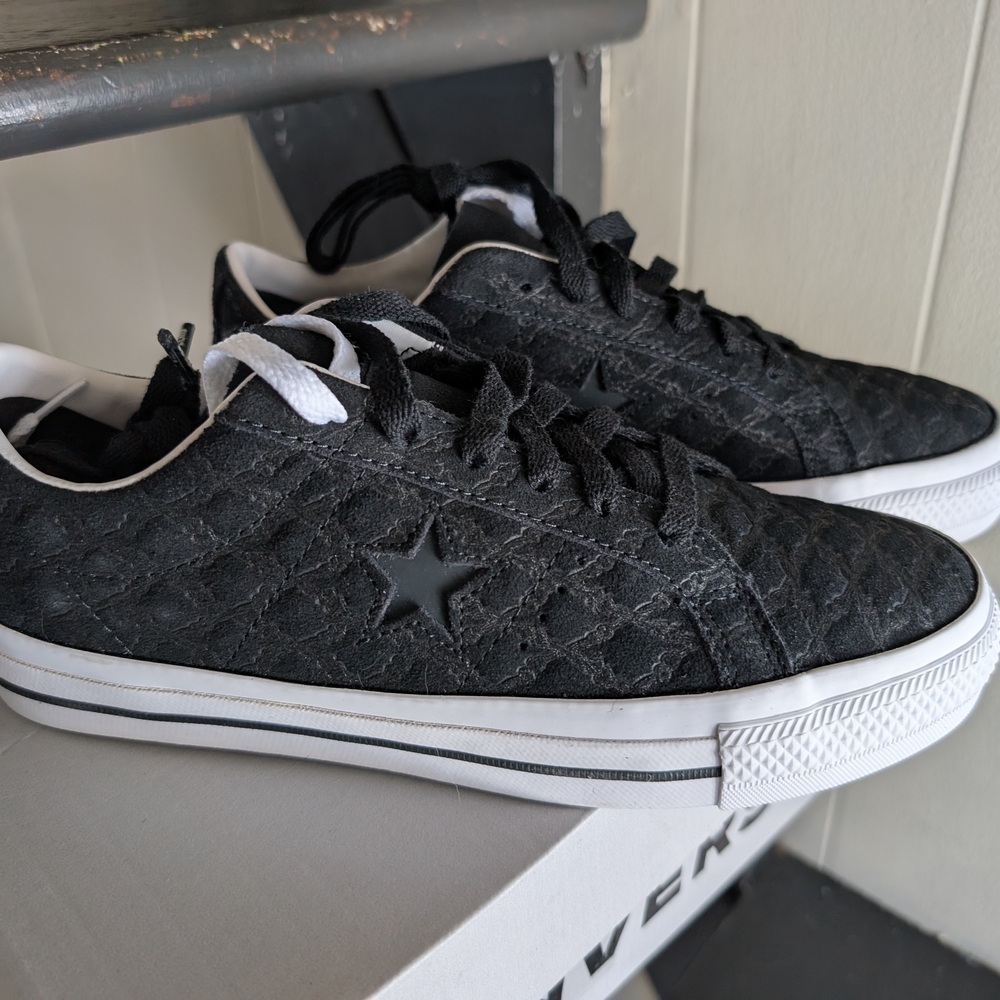 🦴 NWT Converse Bones 🦴 Halloween One Star Sneakers